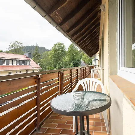Apartmenthaus Am Waldrand- Kueche - Fruehstueck - Balkon * فيلديمان
