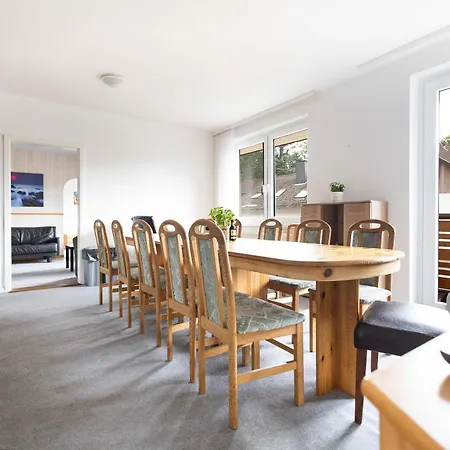 Apartmenthaus Am Waldrand- Kueche - Fruehstueck - Balkon