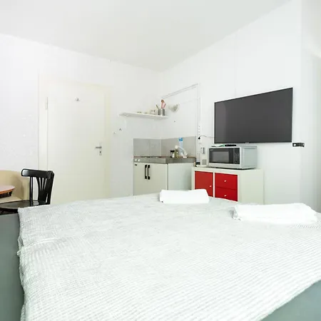 Apartmenthaus Am Waldrand- Kueche - Fruehstueck - Balkon Lejlighed