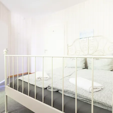 Apartmenthaus Am Waldrand- Kueche - Fruehstueck - Balkon Lejlighed *