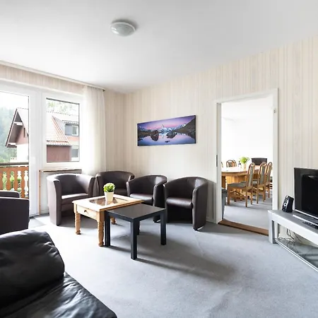Apartmenthaus Am Waldrand- Kueche - Fruehstueck - Balkon