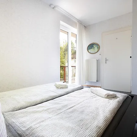 Lejlighed Apartmenthaus Am Waldrand- Kueche - Fruehstueck - Balkon *
