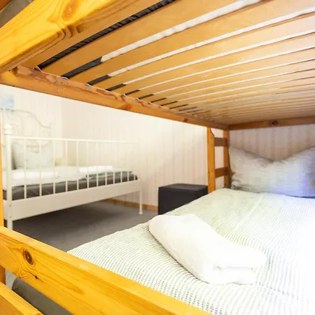 Apartmenthaus Am Waldrand- Kueche - Fruehstueck - Balkon *