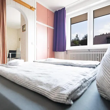 Apartmenthaus Am Waldrand- Kueche - Fruehstueck - Balkon *