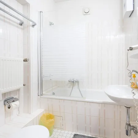 شقة Apartmenthaus Am Waldrand- Kueche - Fruehstueck - Balkon