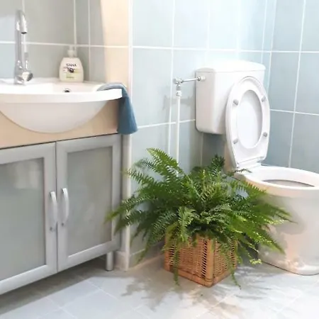 Apartmenthaus Am Waldrand- Kueche - Fruehstueck - Balkon شقة *